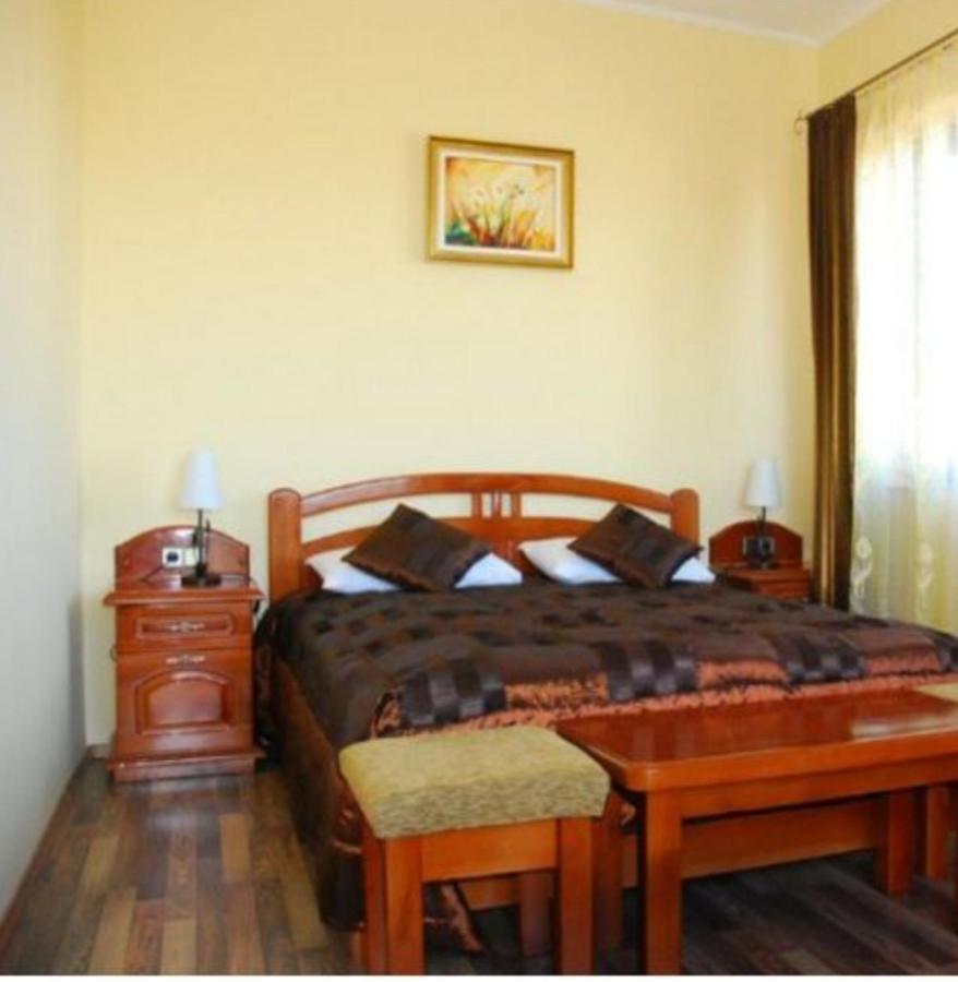 Casa Optima Hotel Oradea Exterior photo